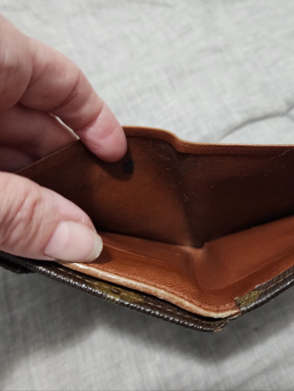 Authentic Louis Vuitton Monogram Victorine Wallet - Picture 7 of 10
